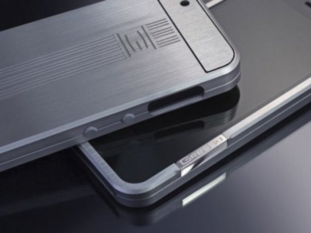 Gresso представила защитный чехол из титана для iPhone 6